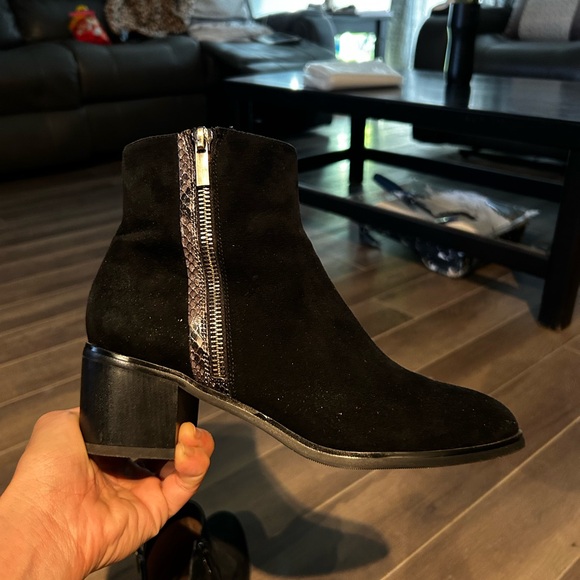 Joy & Peace boots - Picture 6 of 11